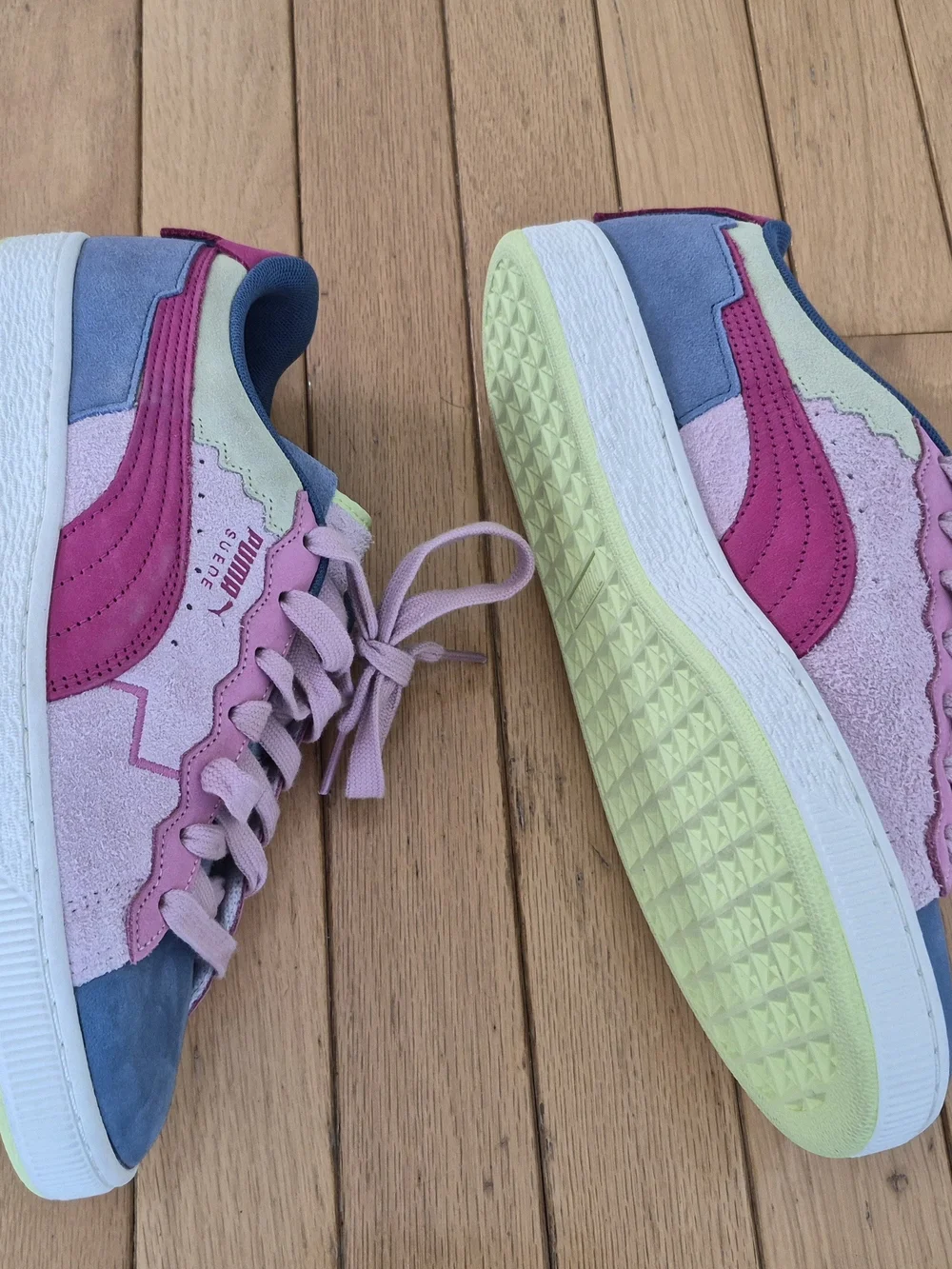 BNWT PUMA x Netflix Squid Game Suede Sneakers Multicolor Men 8.5 Women 10 Pop - Picture 10 of 16